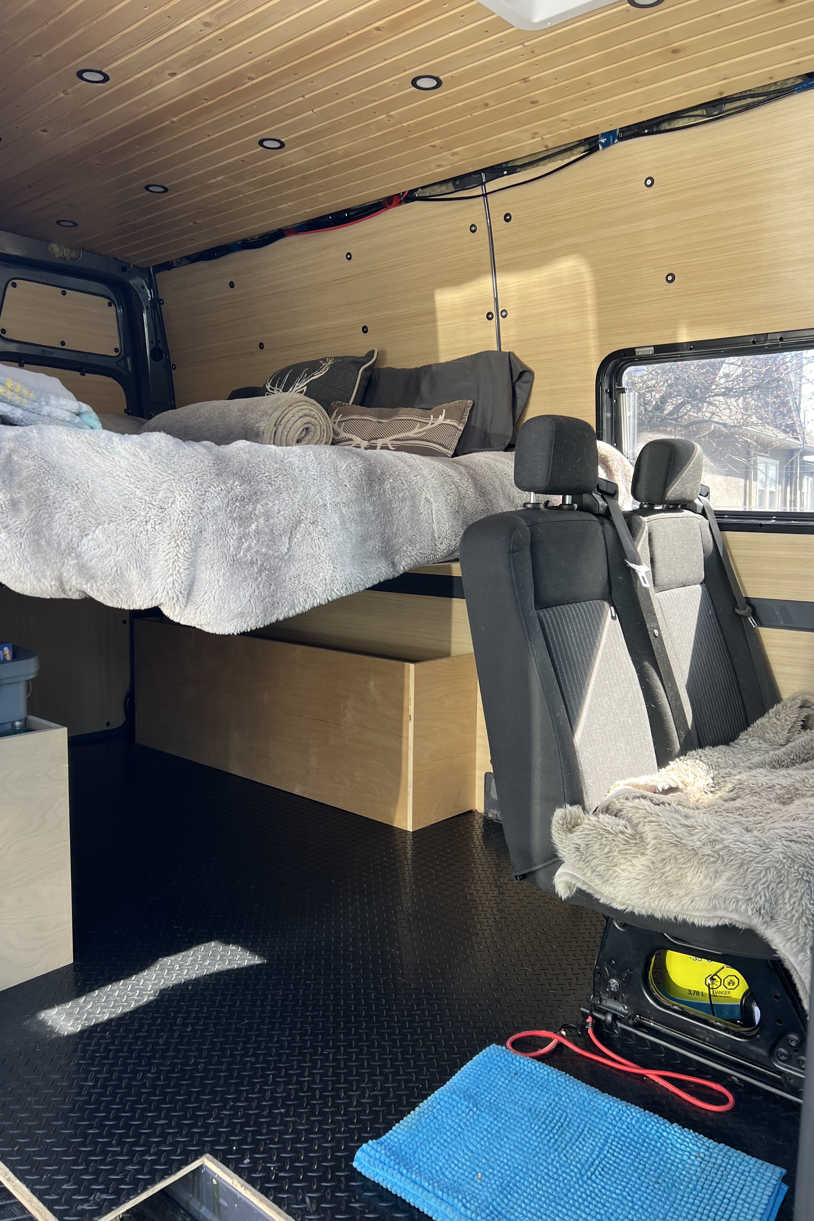 Vanessa's Mercedes-Benz Sprinter Campervan