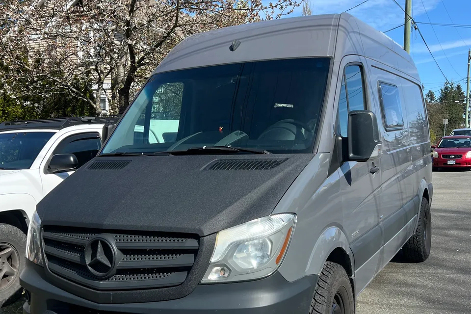Vanessa's Mercedes-Benz Sprinter Campervan