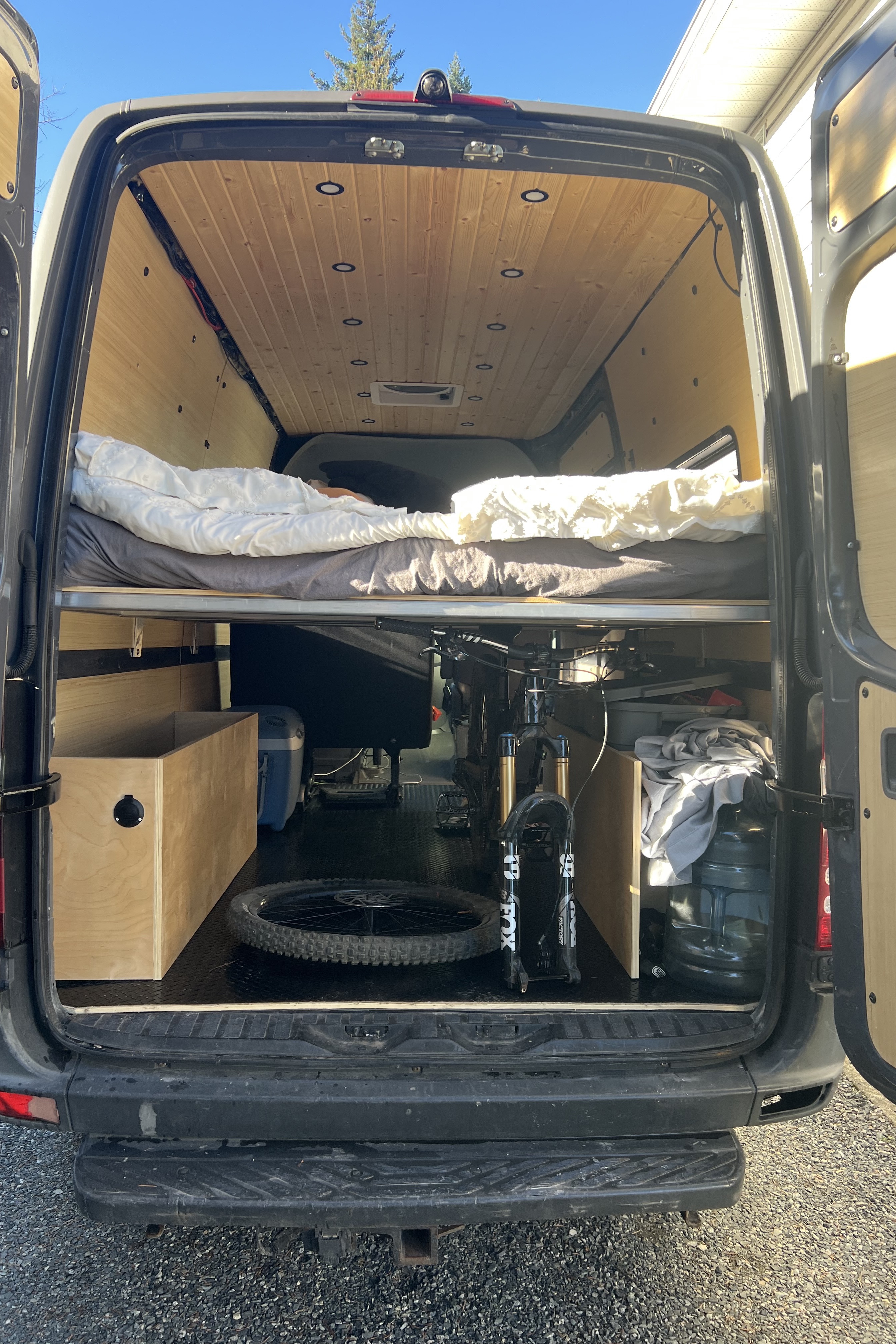 Vanessa's Mercedes-Benz Sprinter Campervan