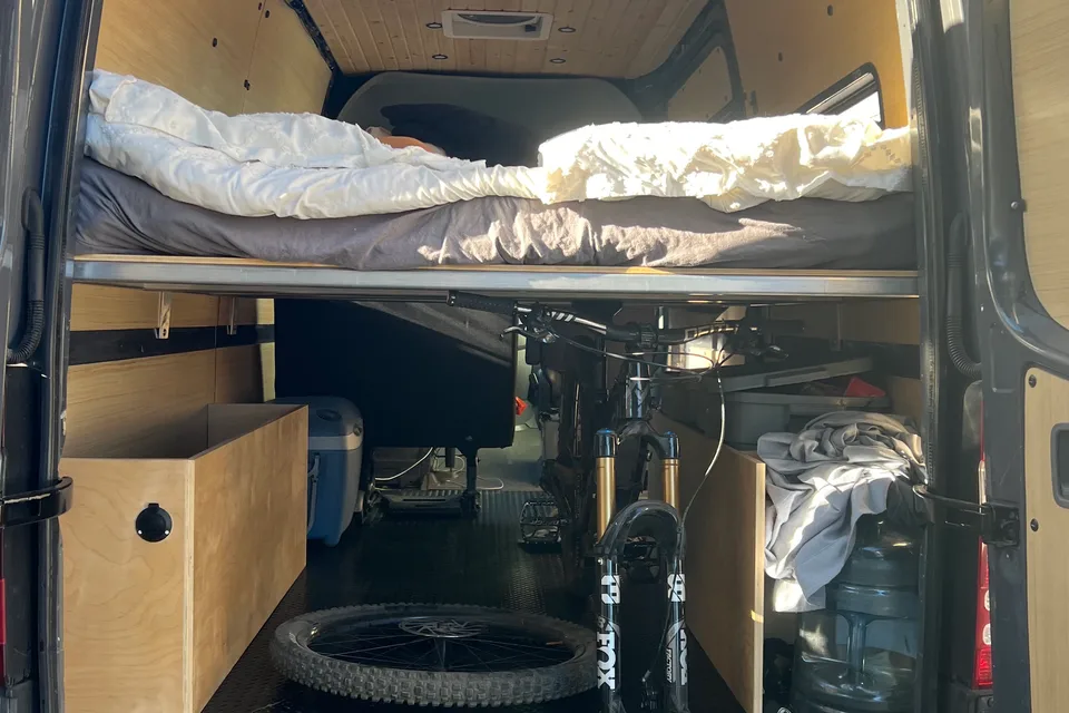 Vanessa's Mercedes-Benz Sprinter Campervan