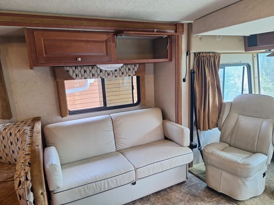 31Ft Winnebago, treat yourself.