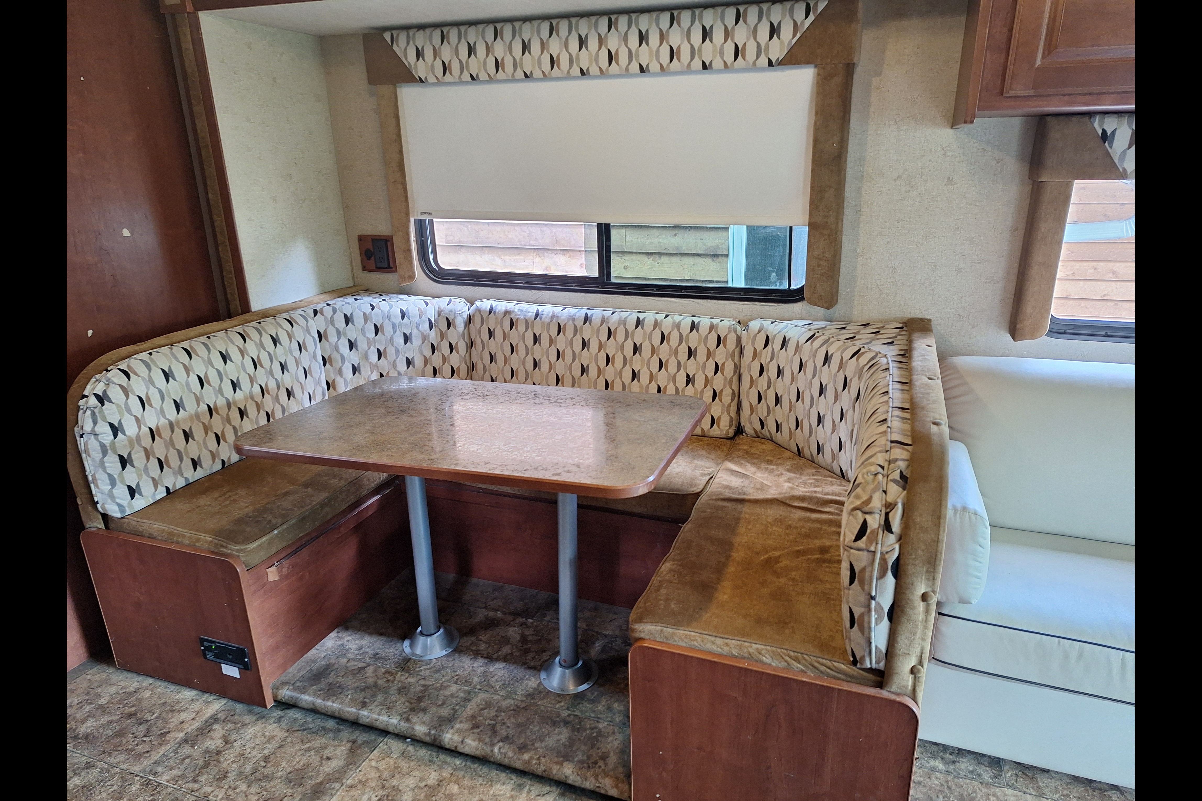 31Ft Winnebago, treat yourself.