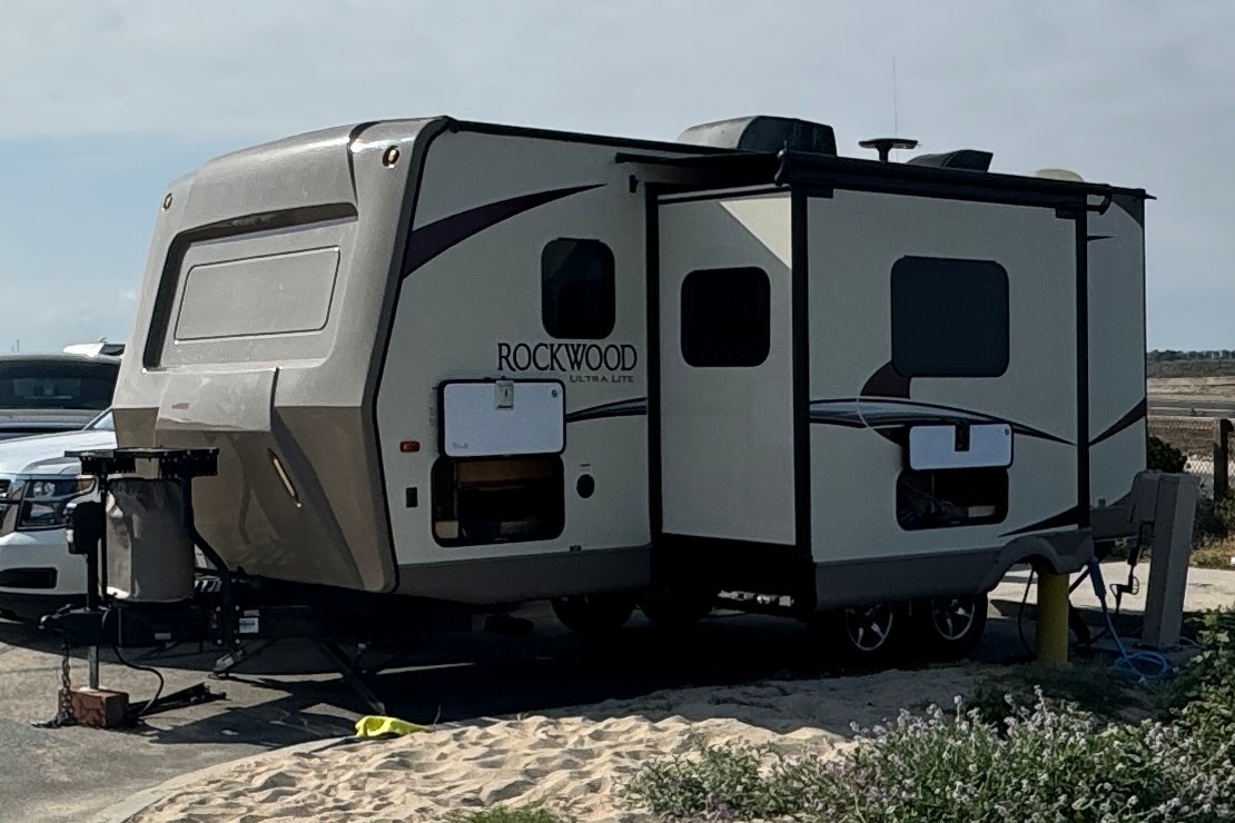 Ken's Forest River Rockwood Ultra Lite M-2304DS Travel Trailer
