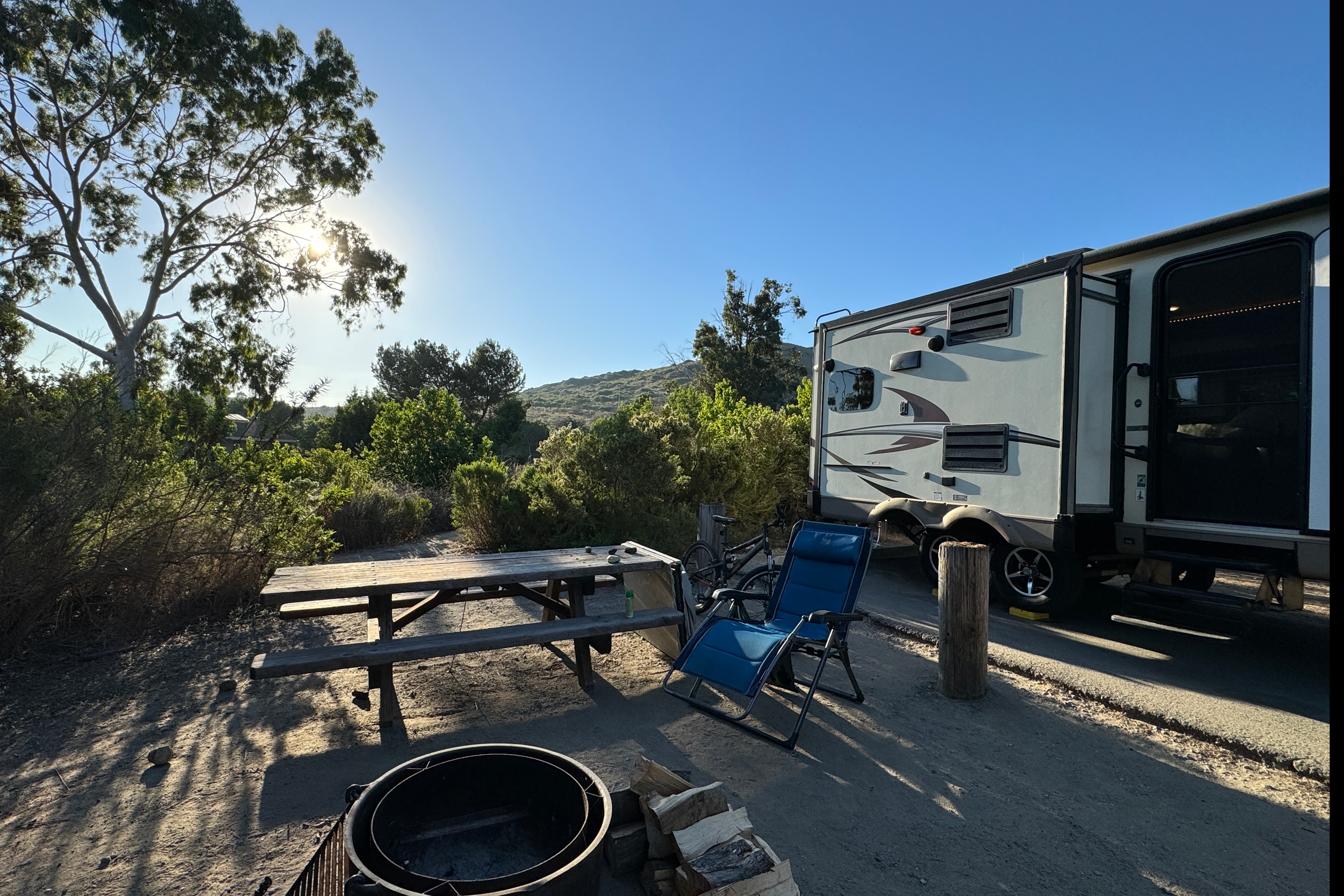 Ken's Forest River Rockwood Ultra Lite M-2304DS Travel Trailer