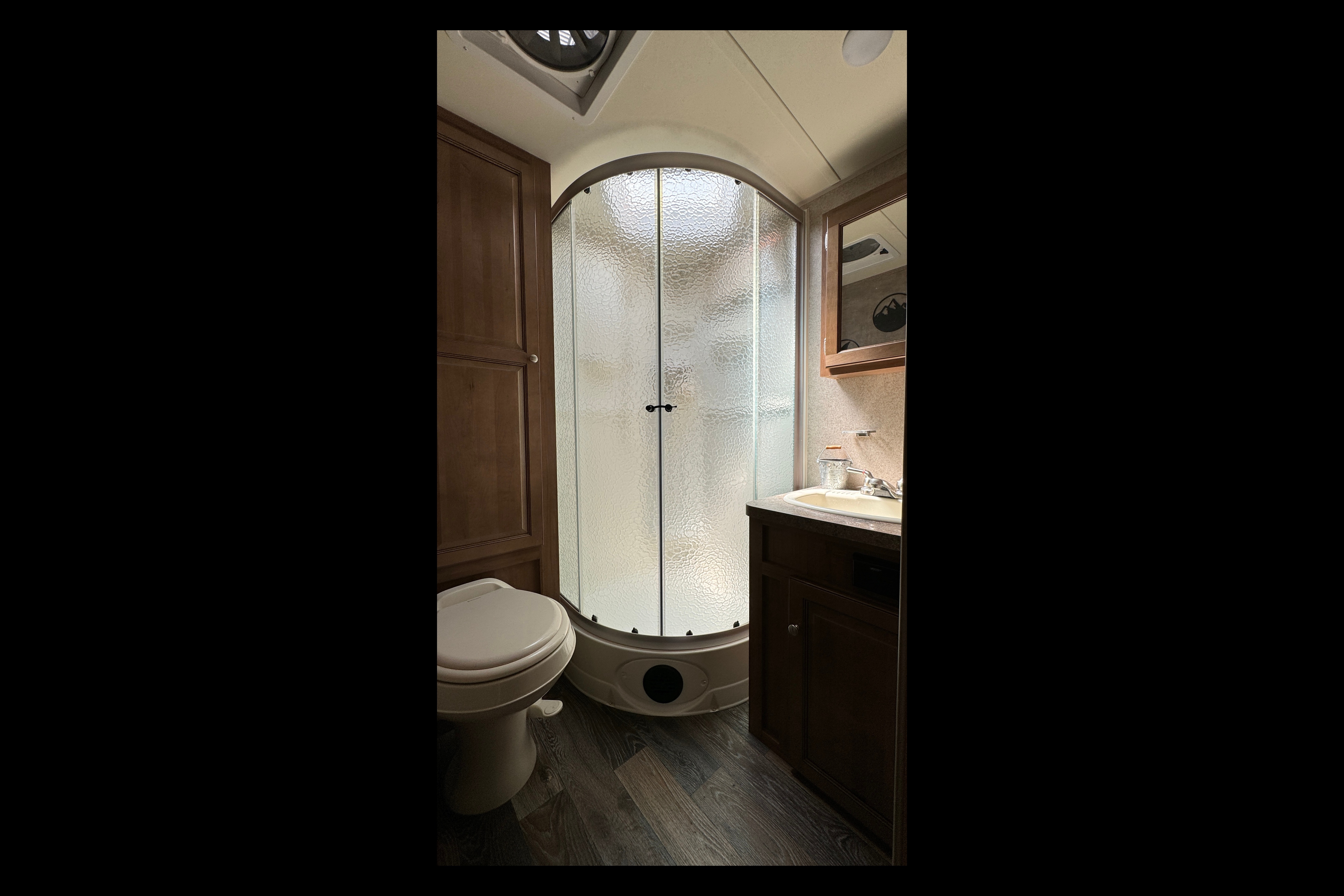 Ken's Forest River Rockwood Ultra Lite M-2304DS Travel Trailer