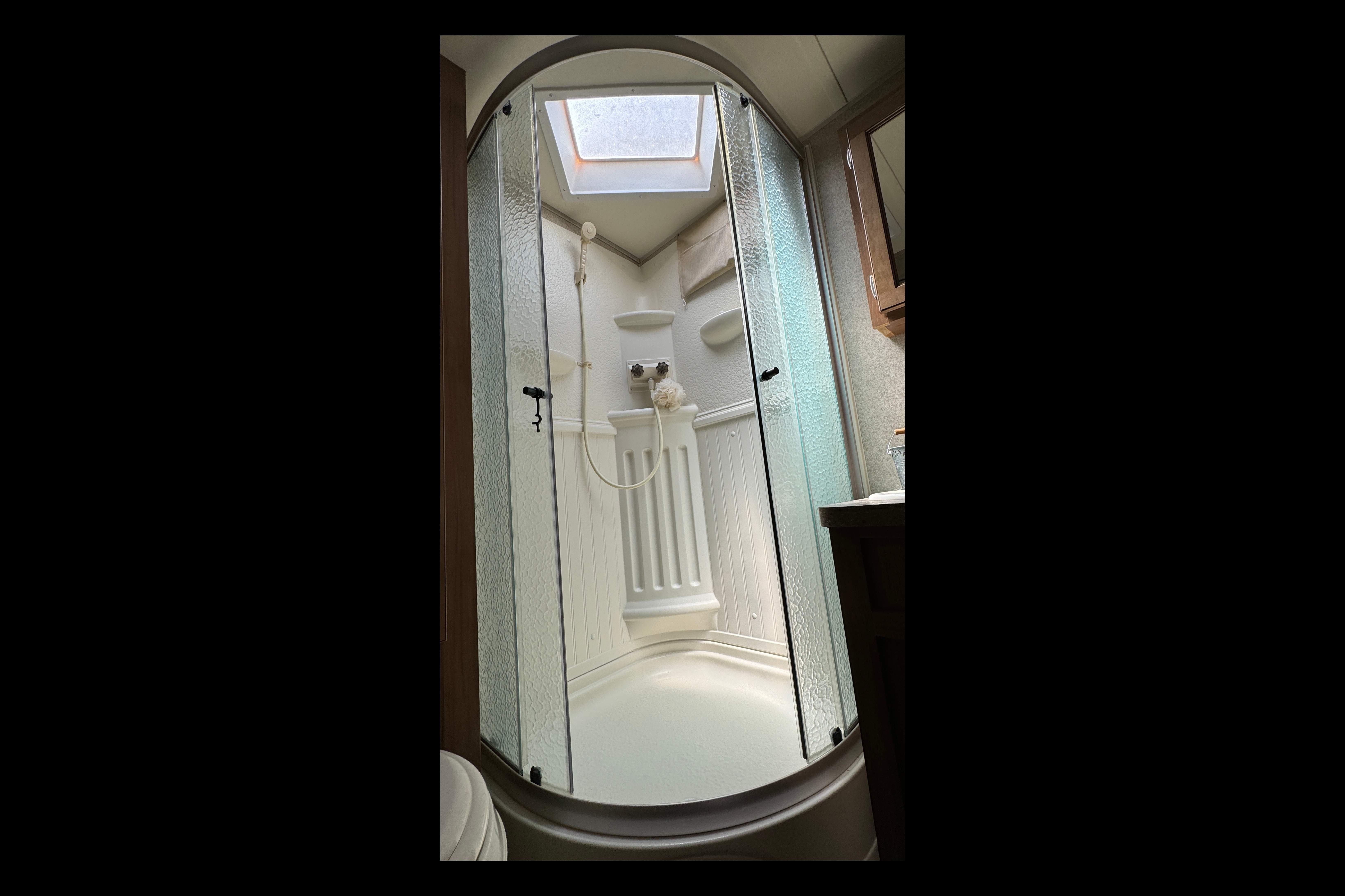 Ken's Forest River Rockwood Ultra Lite M-2304DS Travel Trailer