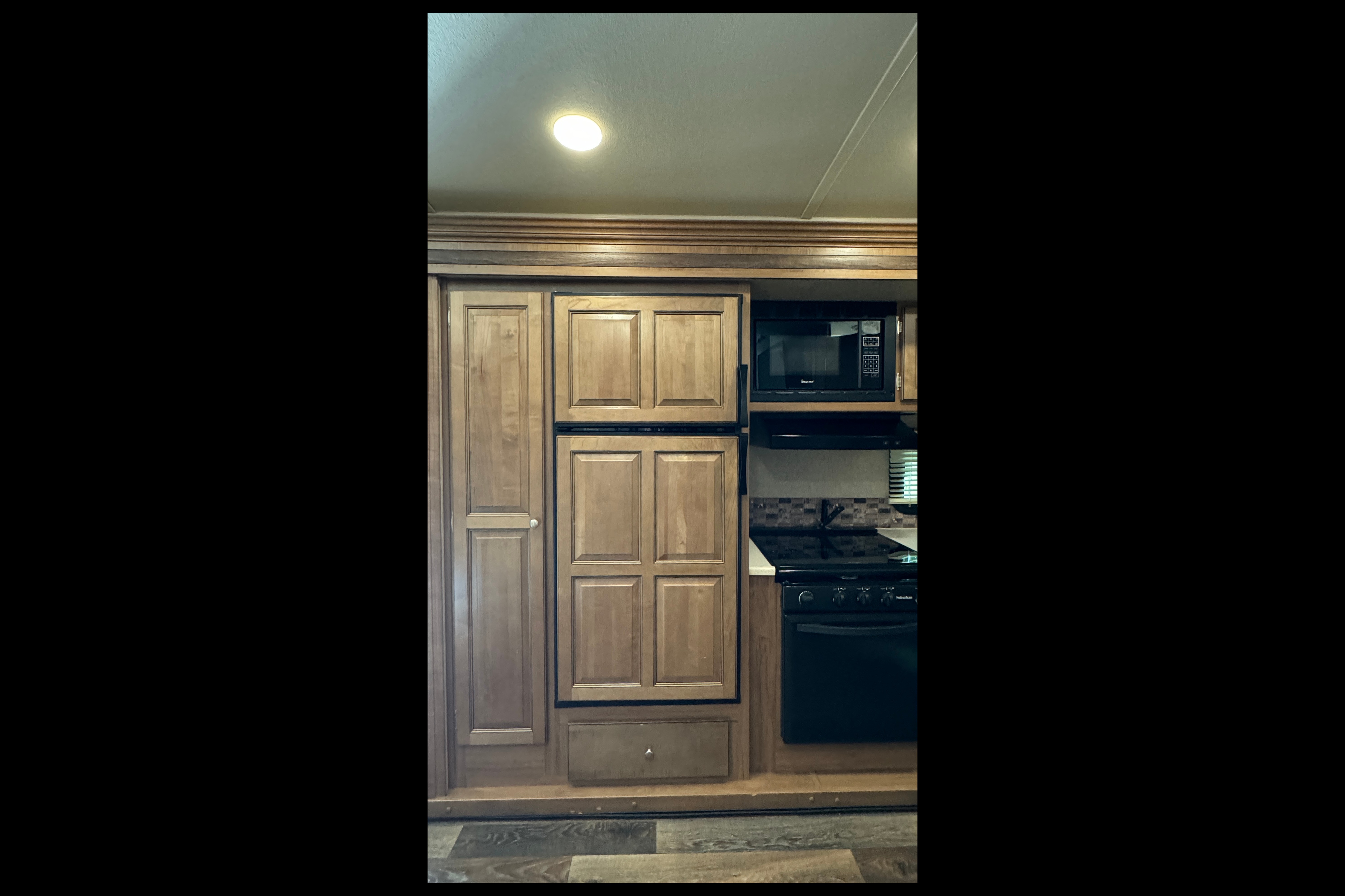 Ken's Forest River Rockwood Ultra Lite M-2304DS Travel Trailer