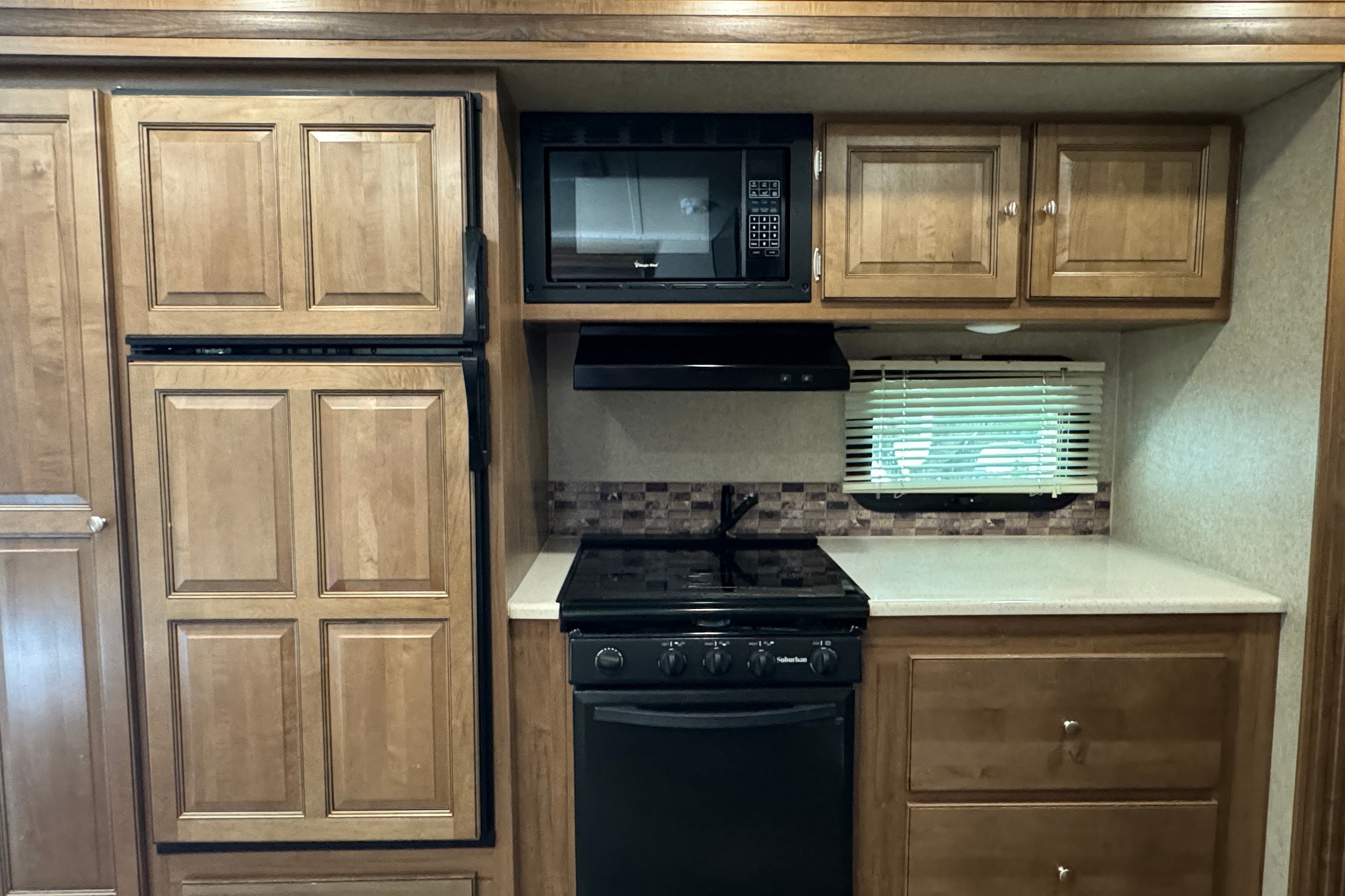 Ken's Forest River Rockwood Ultra Lite M-2304DS Travel Trailer