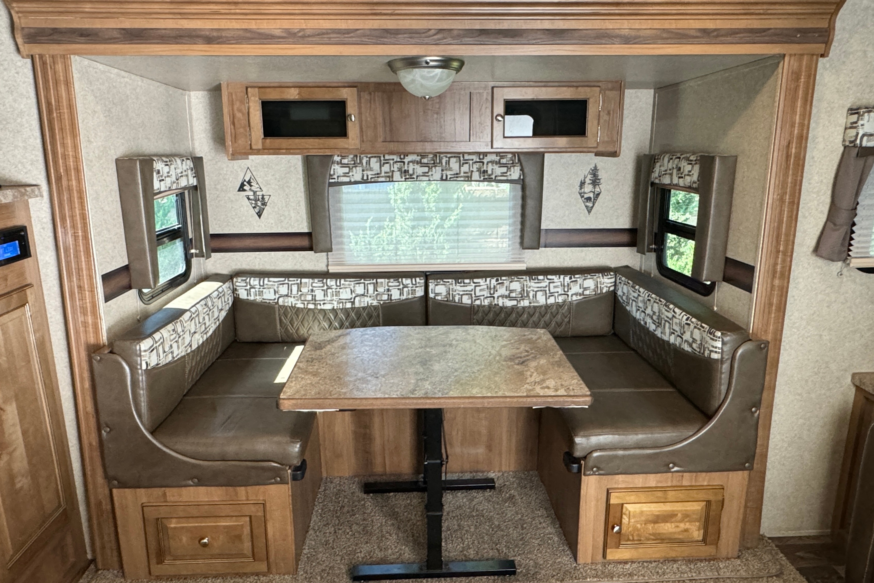Ken's Forest River Rockwood Ultra Lite M-2304DS Travel Trailer