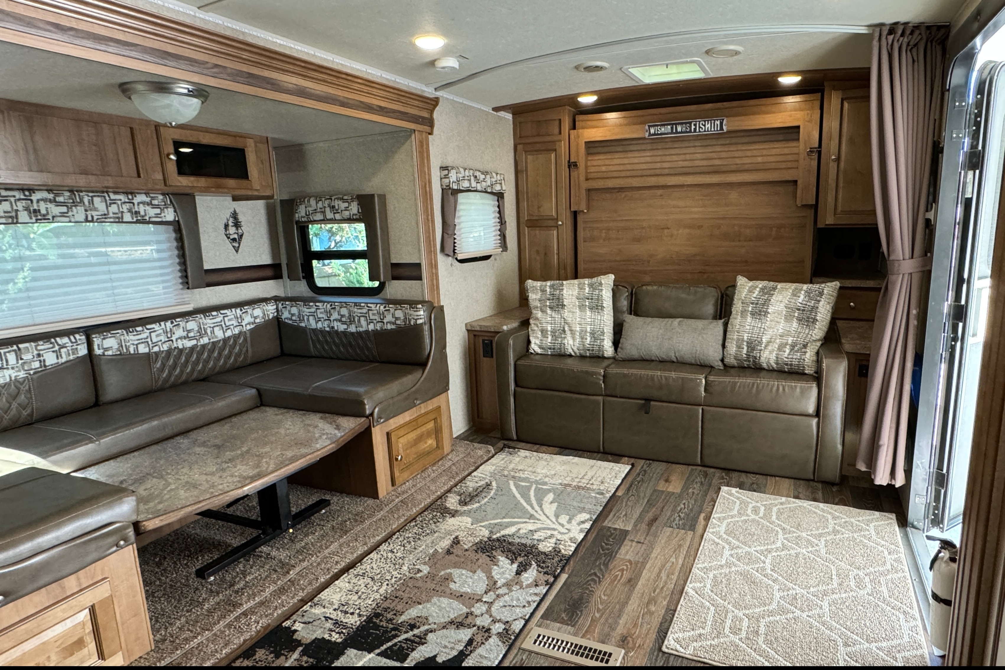Ken's Forest River Rockwood Ultra Lite M-2304DS Travel Trailer