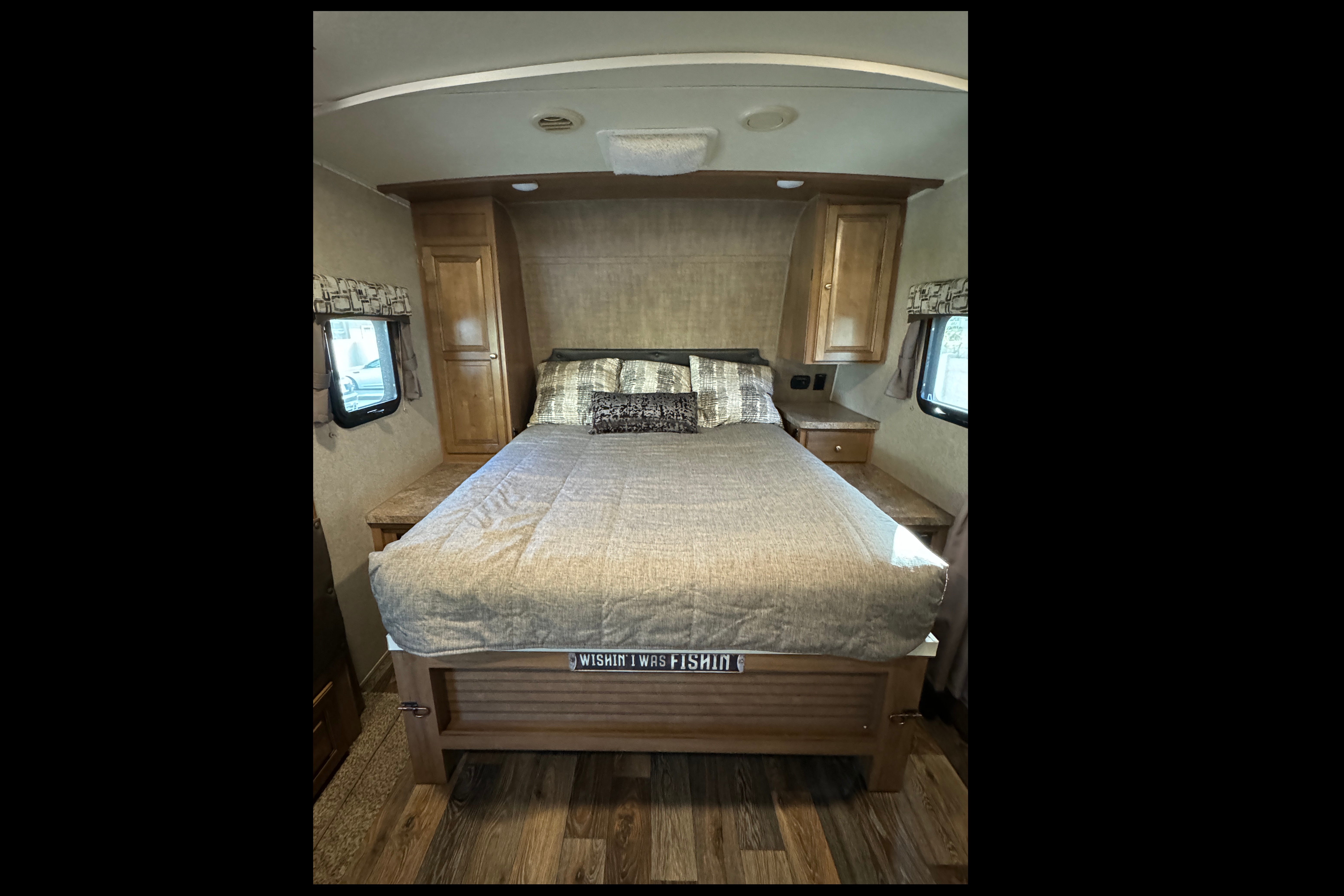 Ken's Forest River Rockwood Ultra Lite M-2304DS Travel Trailer