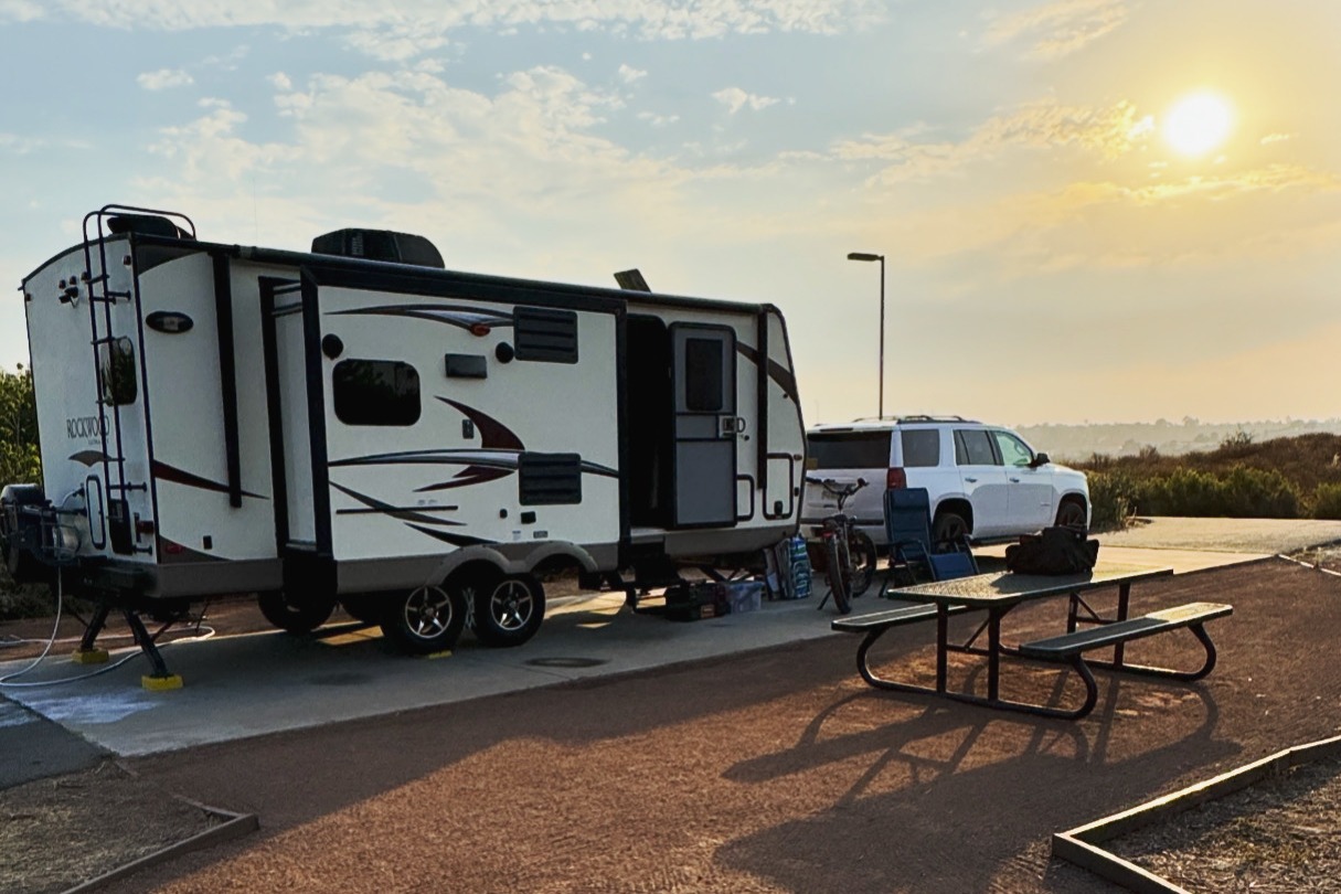 Ken's Forest River Rockwood Ultra Lite M-2304DS Travel Trailer
