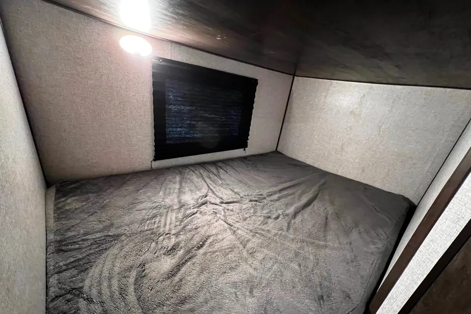 Tyler and Sabrina's Coleman 262BH Travel Trailer