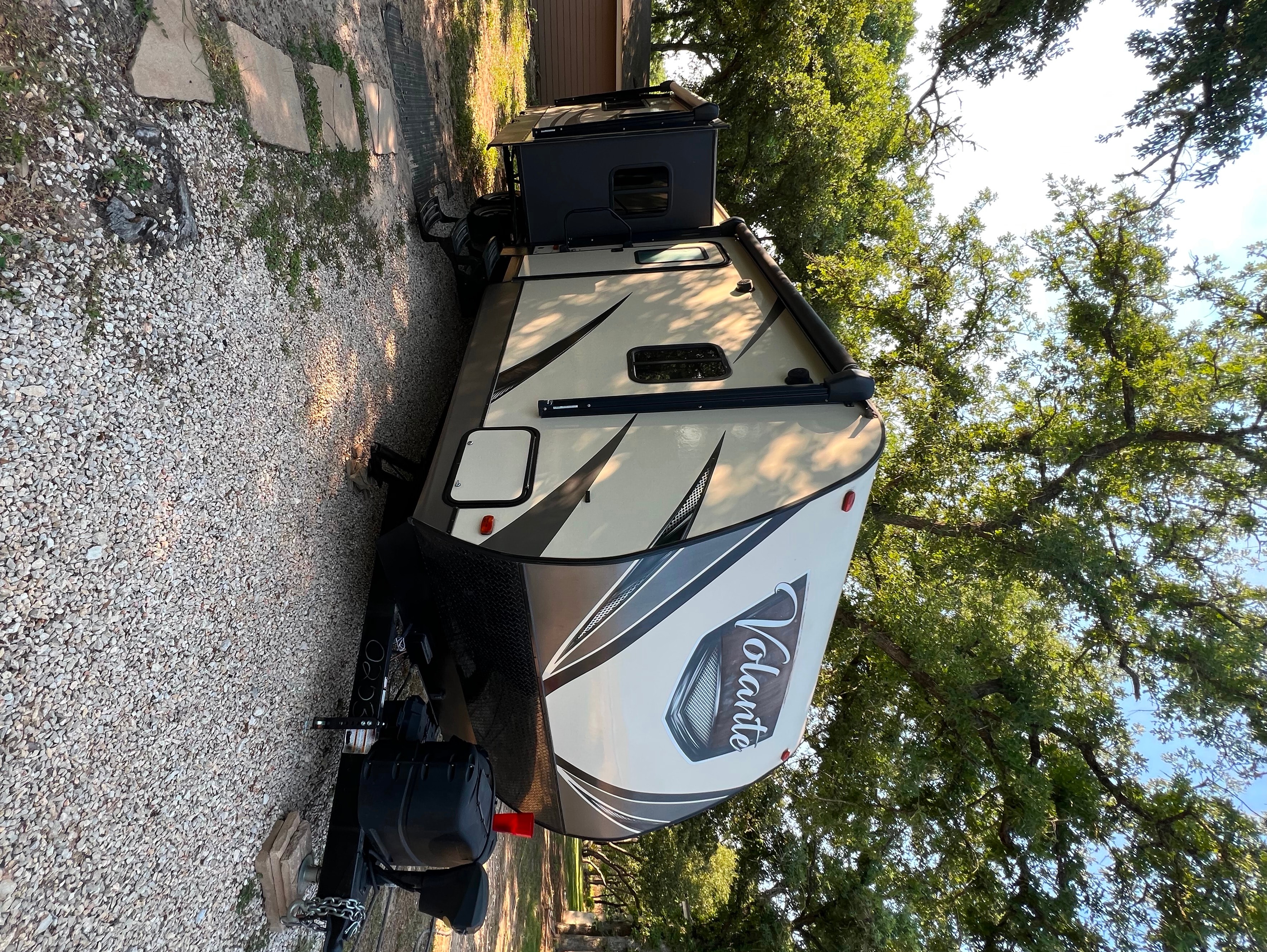 Crossroads Volante db33 Travel Trailer