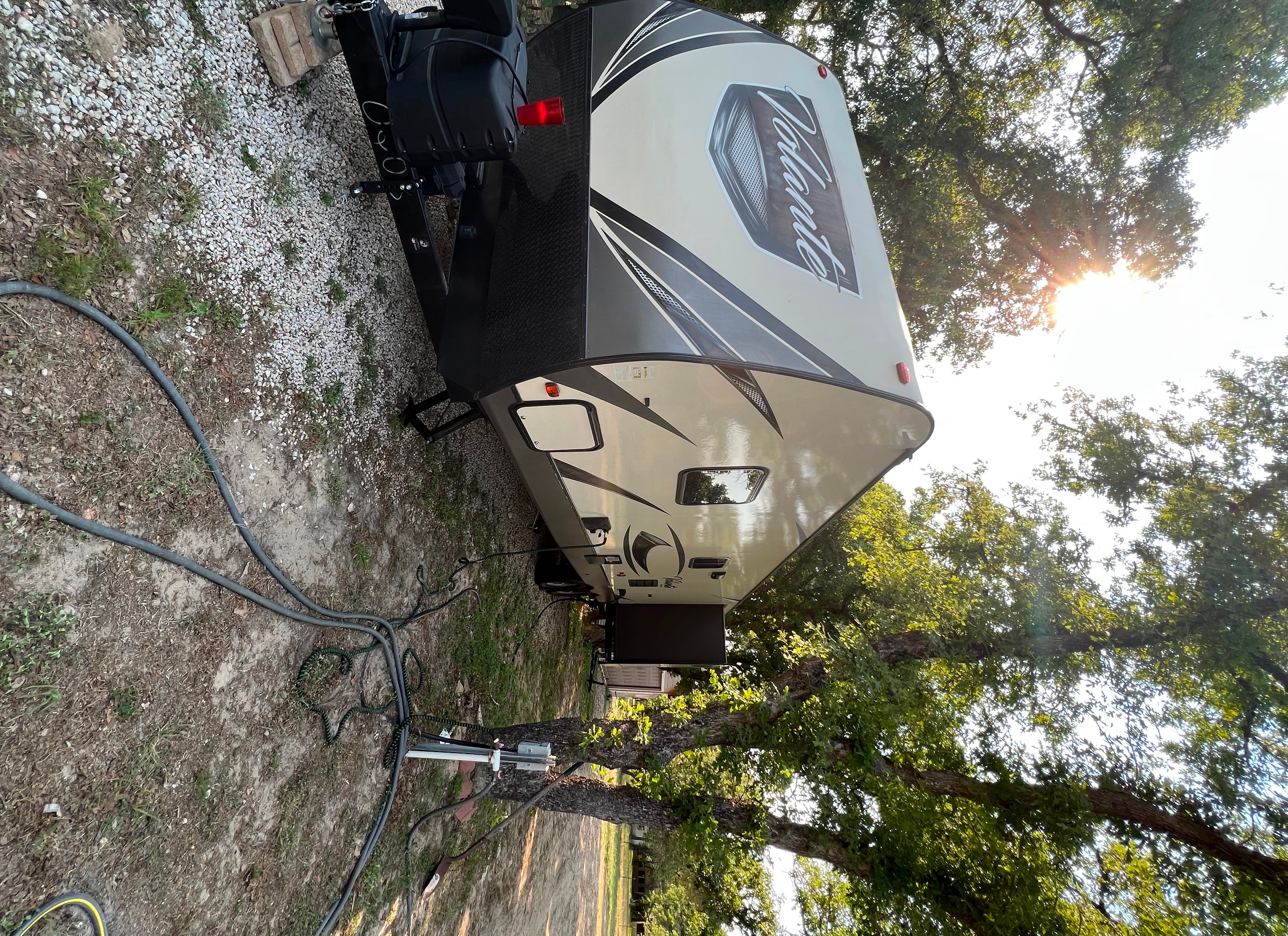 Crossroads Volante db33 Travel Trailer