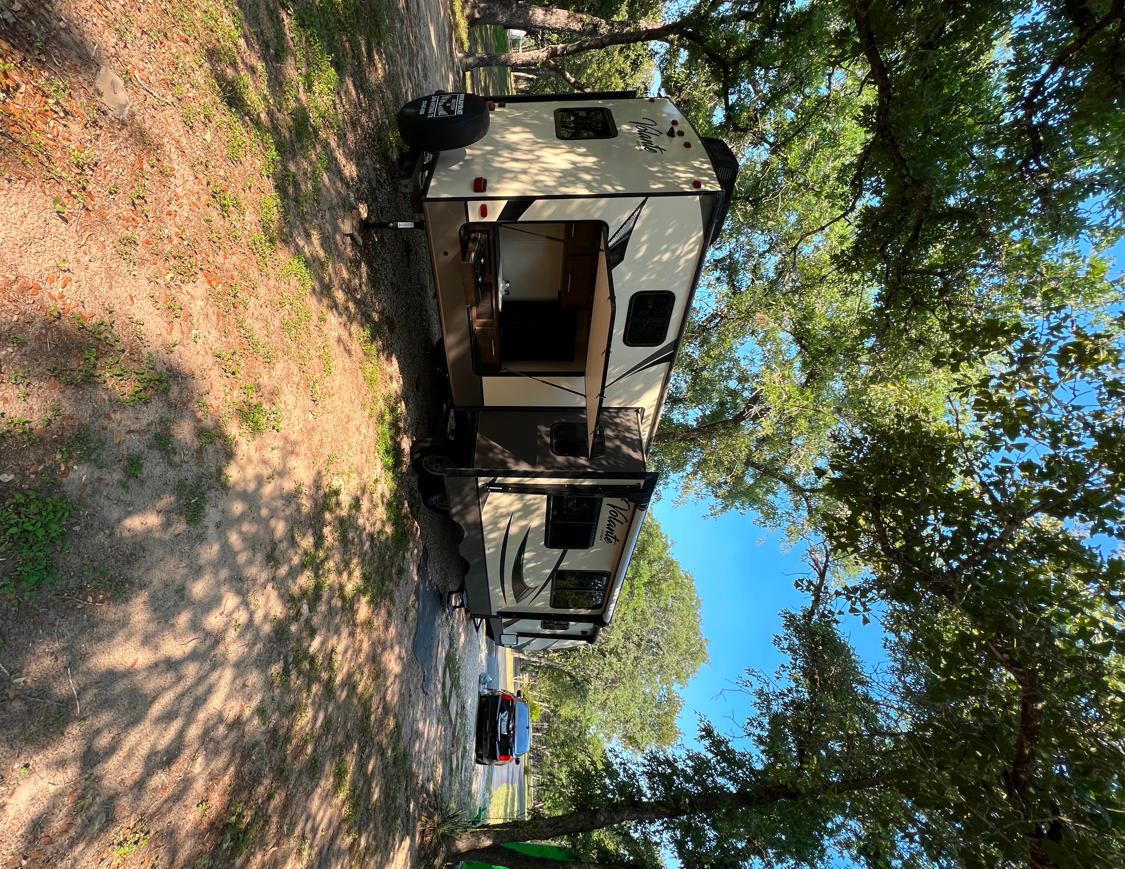 Crossroads Volante db33 Travel Trailer