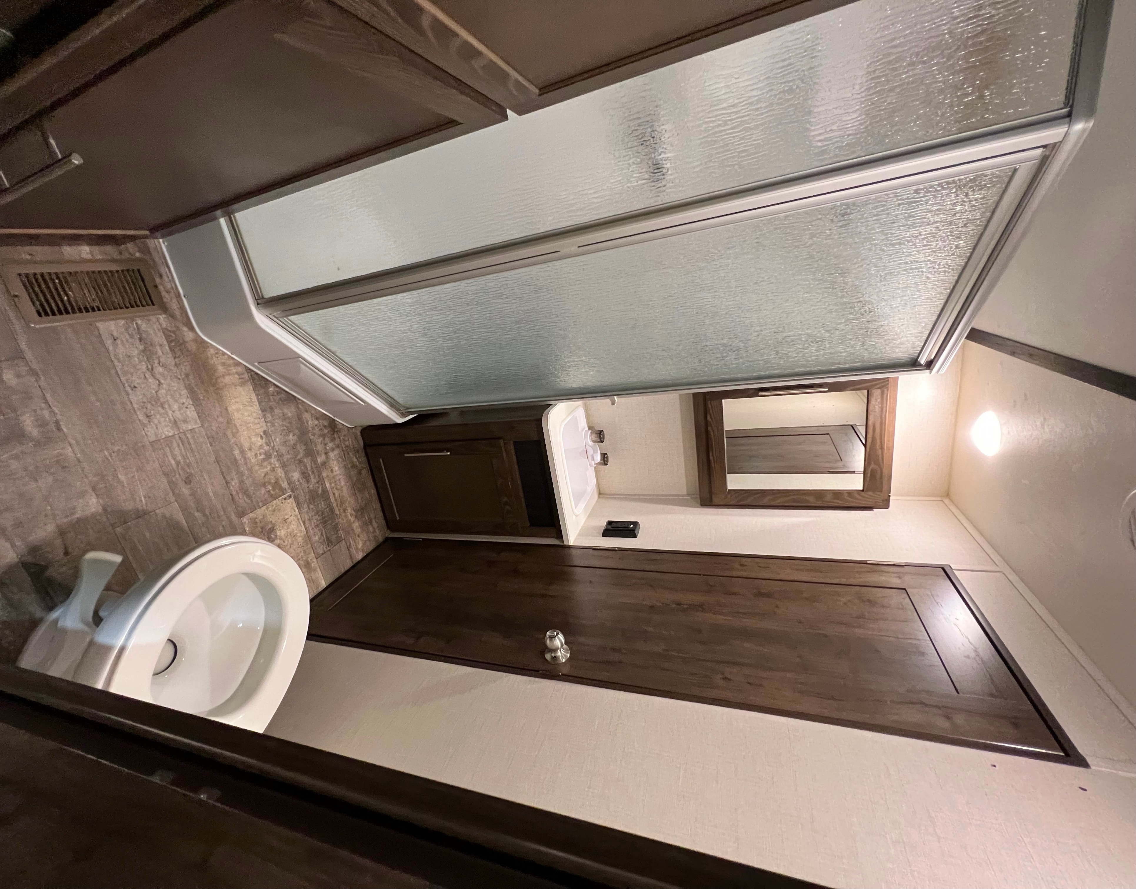 Crossroads Volante db33 Travel Trailer