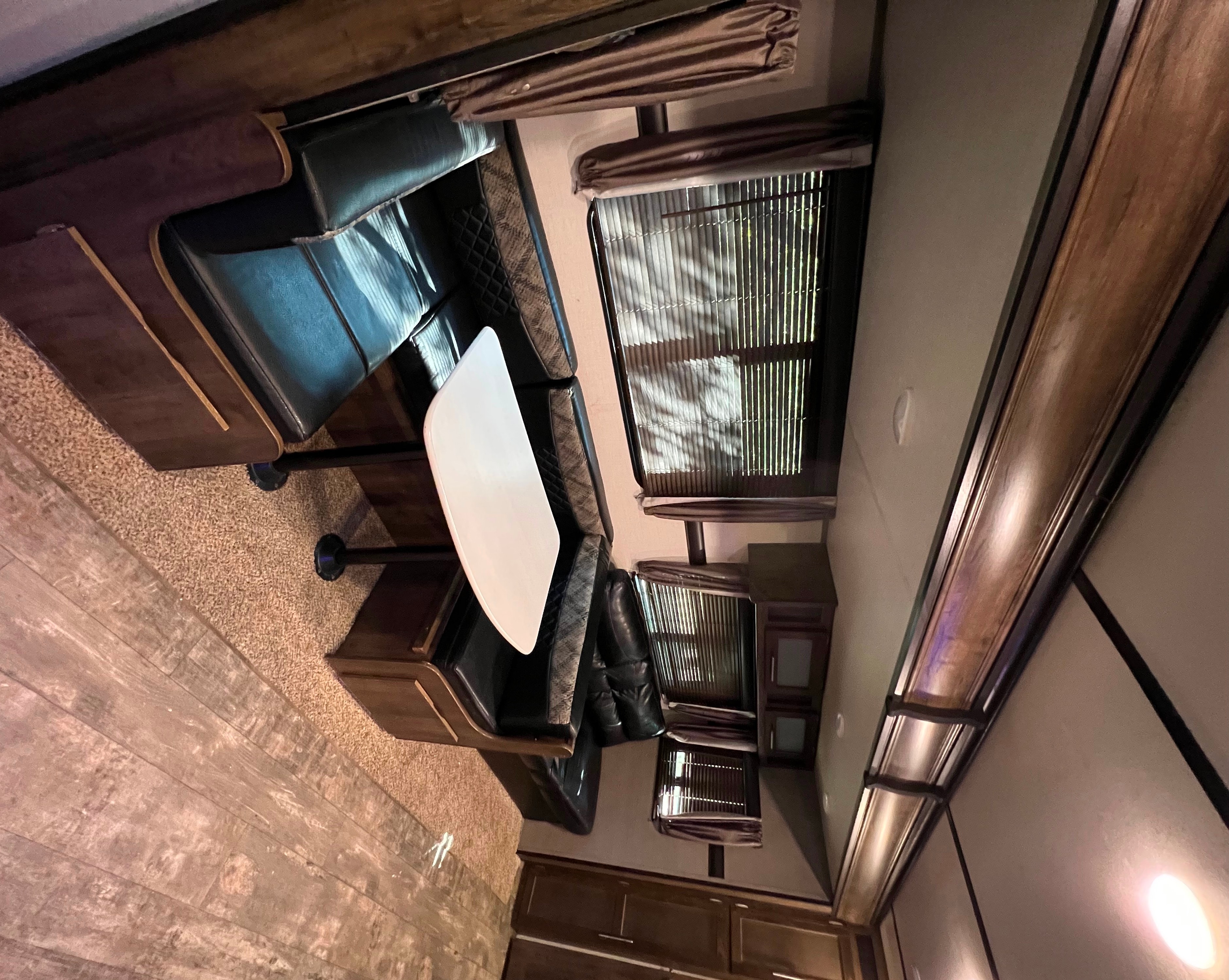 Crossroads Volante db33 Travel Trailer