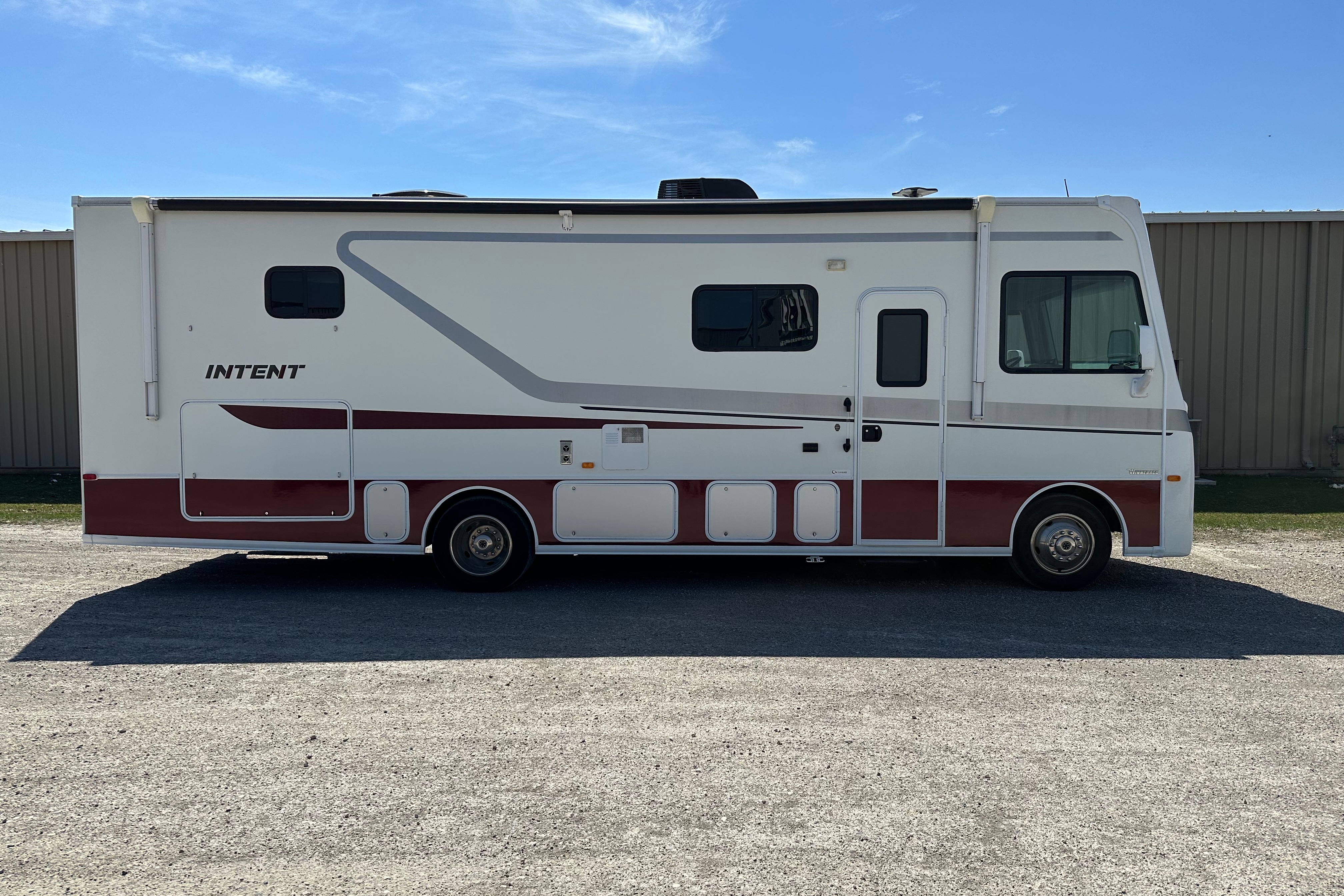 Winnebago Intent 31R Class A