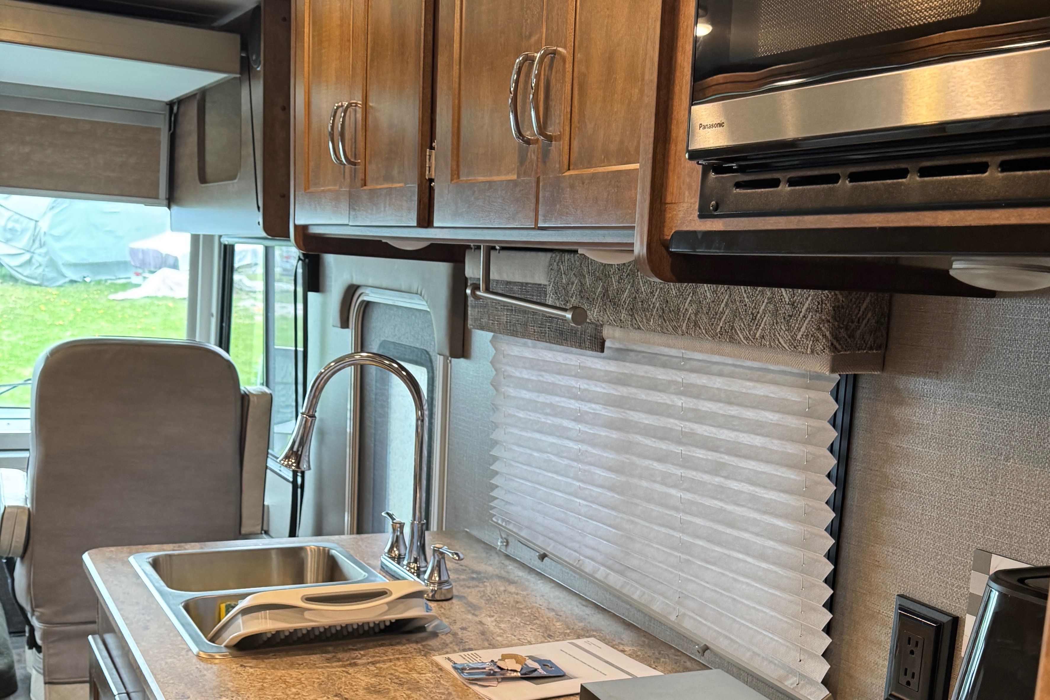Winnebago Intent 31R Class A