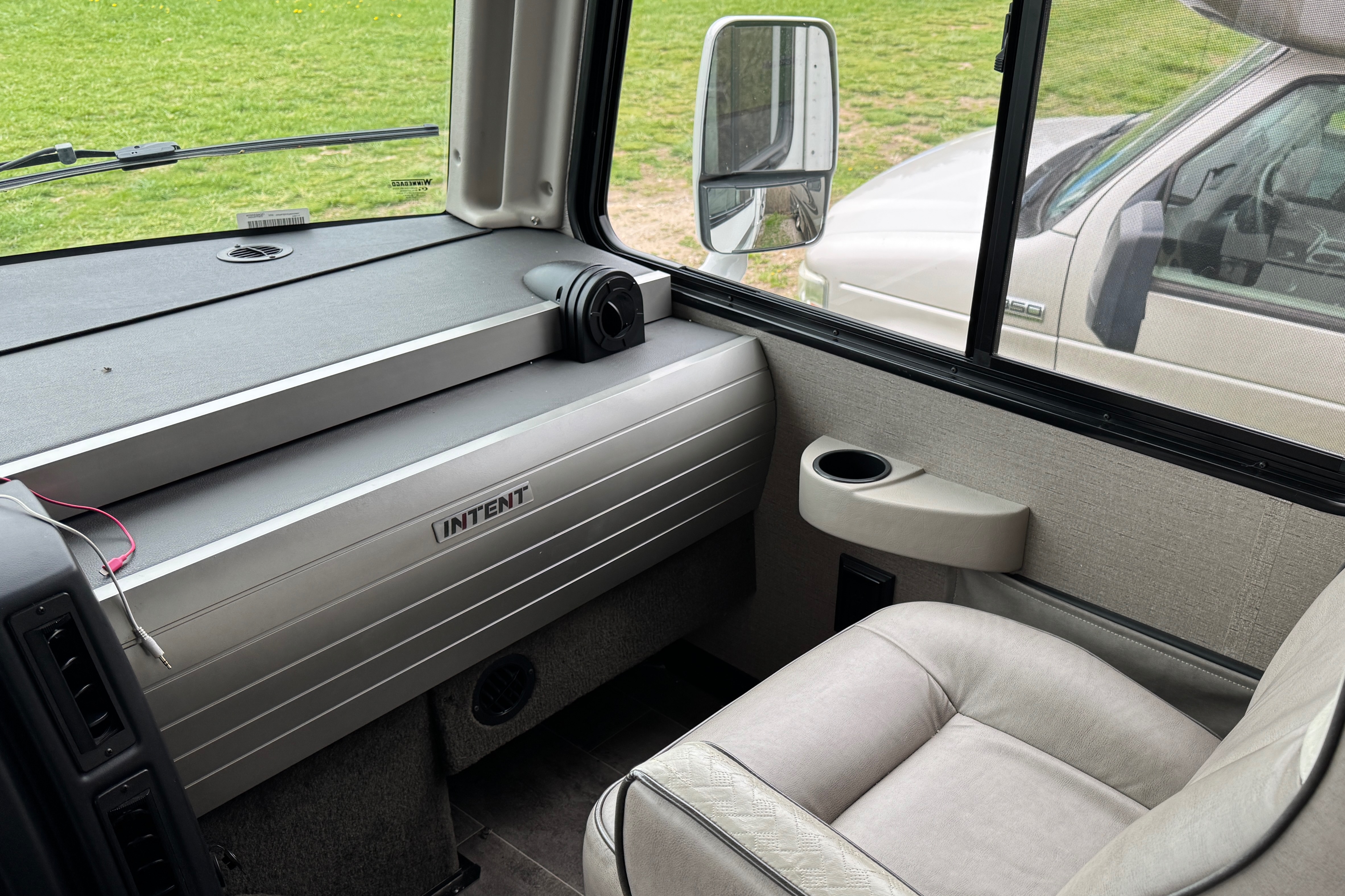 Winnebago Intent 31R Class A