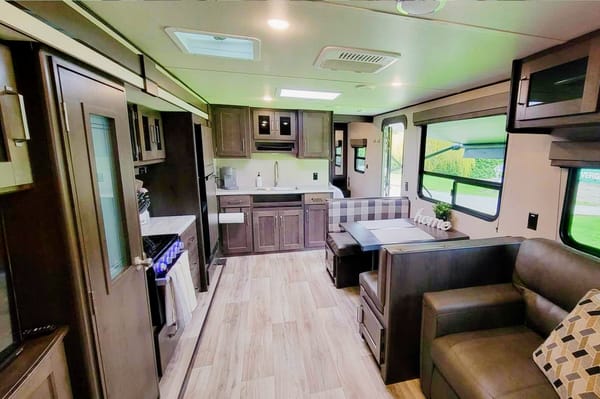 2022 Grand Design Family Glamping | Premium Trailer | Sleeps 6