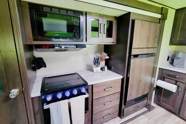 2022 Grand Design Family Glamping | Premium Trailer | Sleeps 6