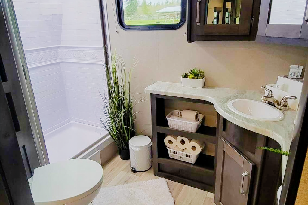2022 Grand Design Family Glamping | Premium Trailer | Sleeps 6