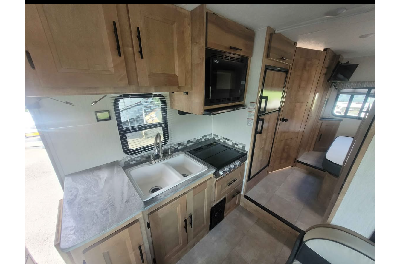 Coachmen Leprechaun Classe C