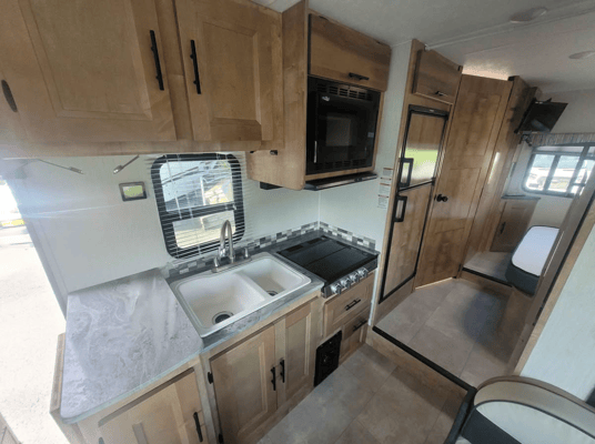 Coachmen Leprechaun Classe C