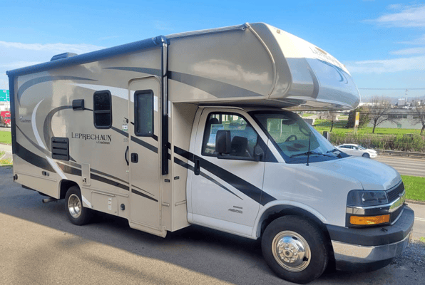 Coachmen Leprechaun Classe C