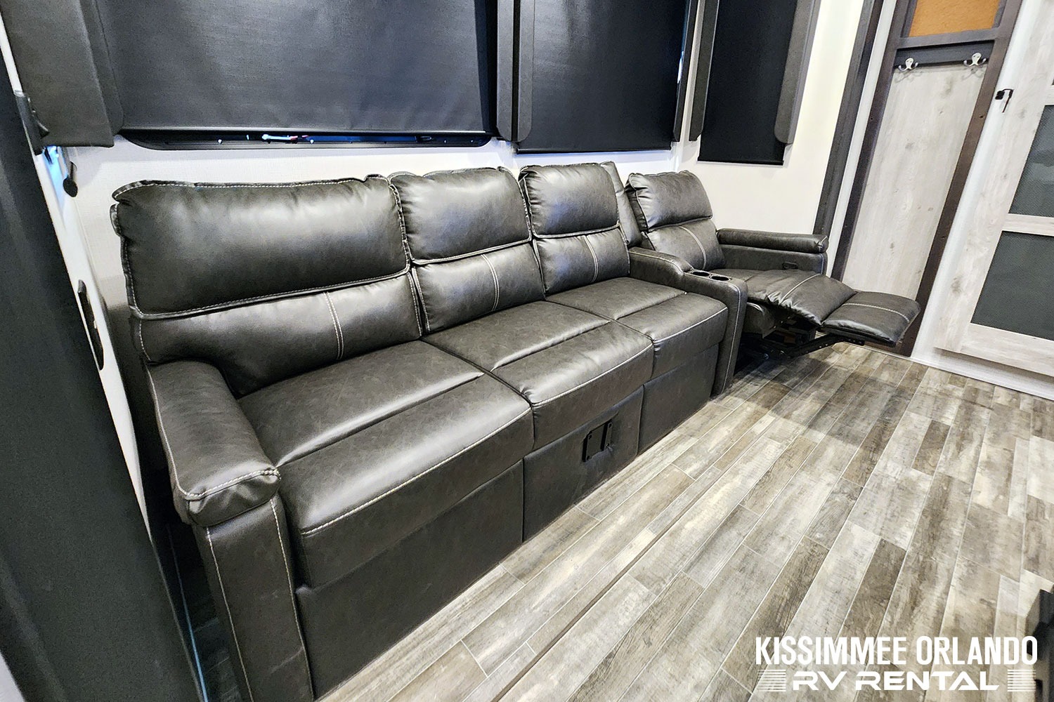 NEW 42' FAMILY LUXURY 2 BED - 2 BATH - SLEEPS 9
