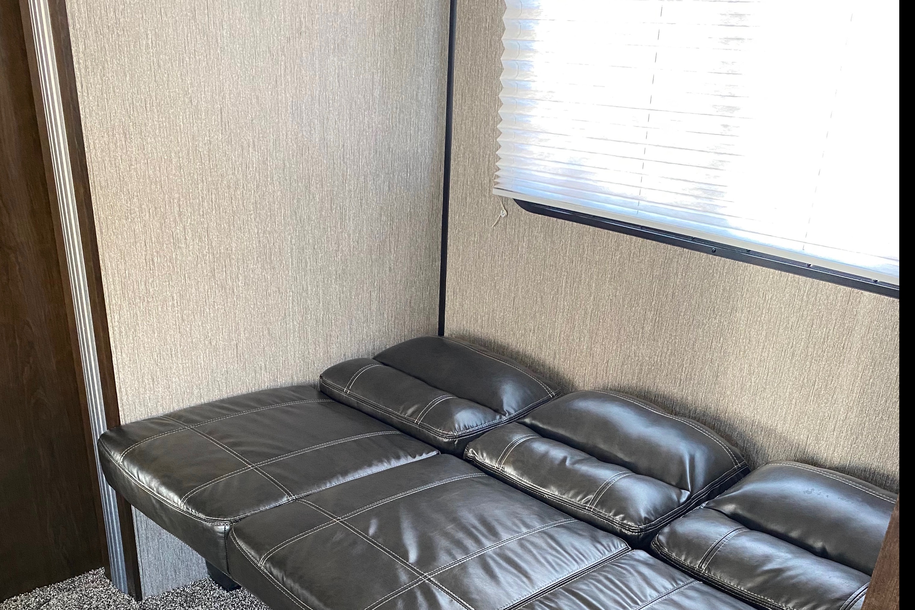 2021 Kid-Approved Heartland Trailrunner SLE 261BHS Travel Trailer