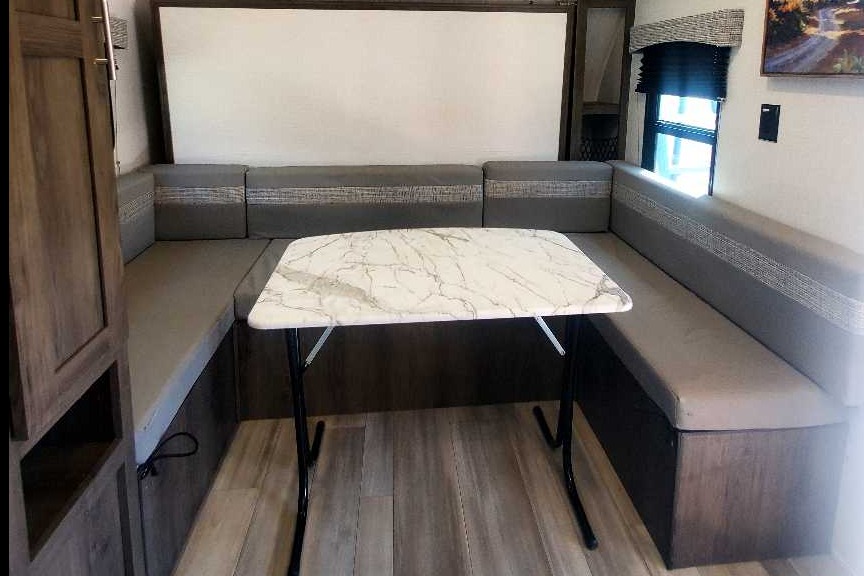 Guzman Coachmen 182 DBU Travel Trailer