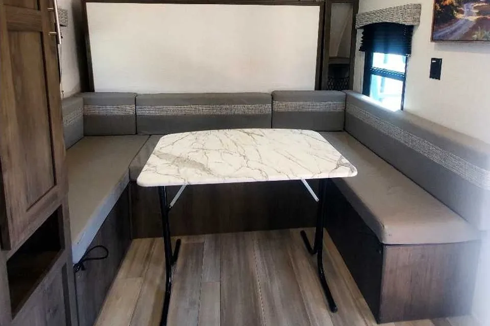 Guzman Coachmen 182 DBU Travel Trailer