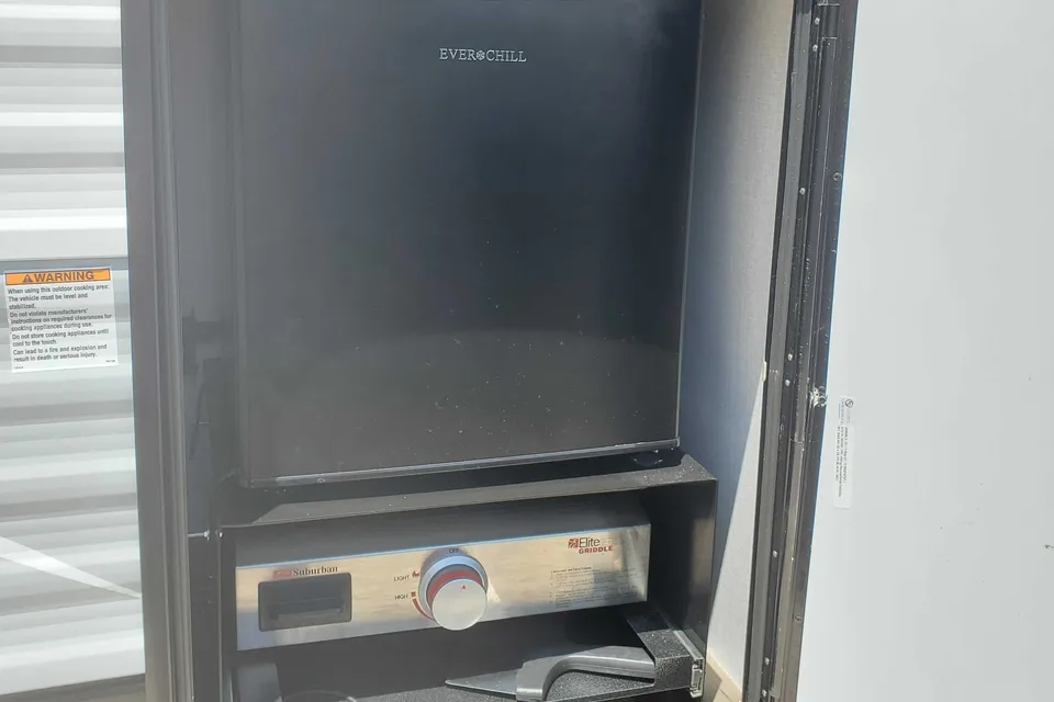Guzman Coachmen 182 DBU Travel Trailer