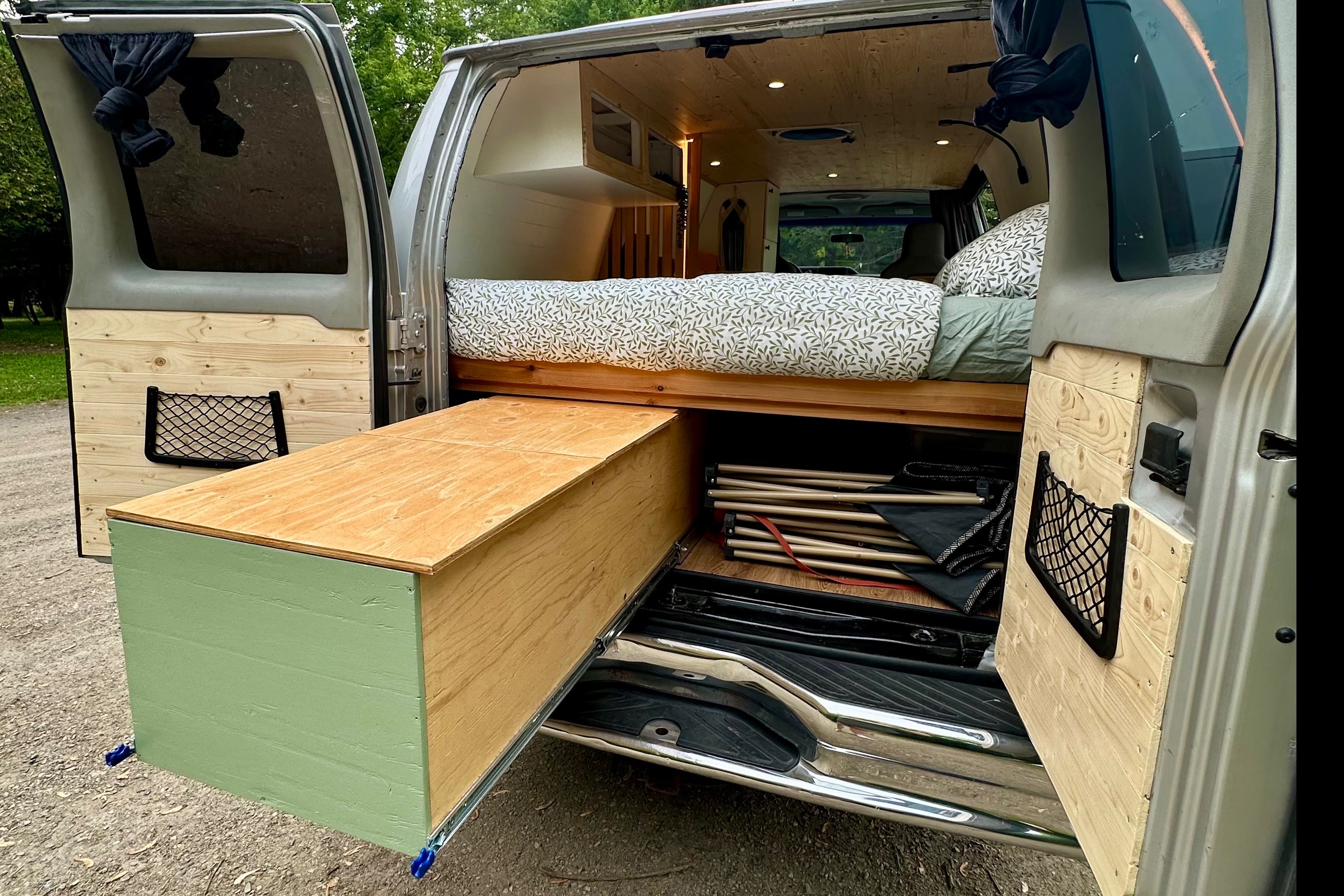 Van Ford E-250 allongé Classe B