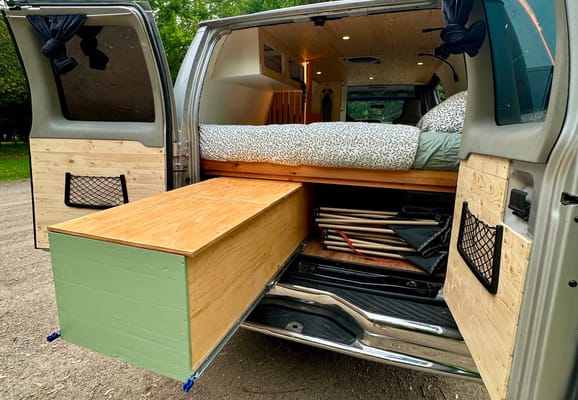 Van Ford E-250 allongé Classe B