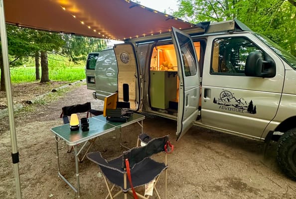 Van Ford E-250 allongé Classe B