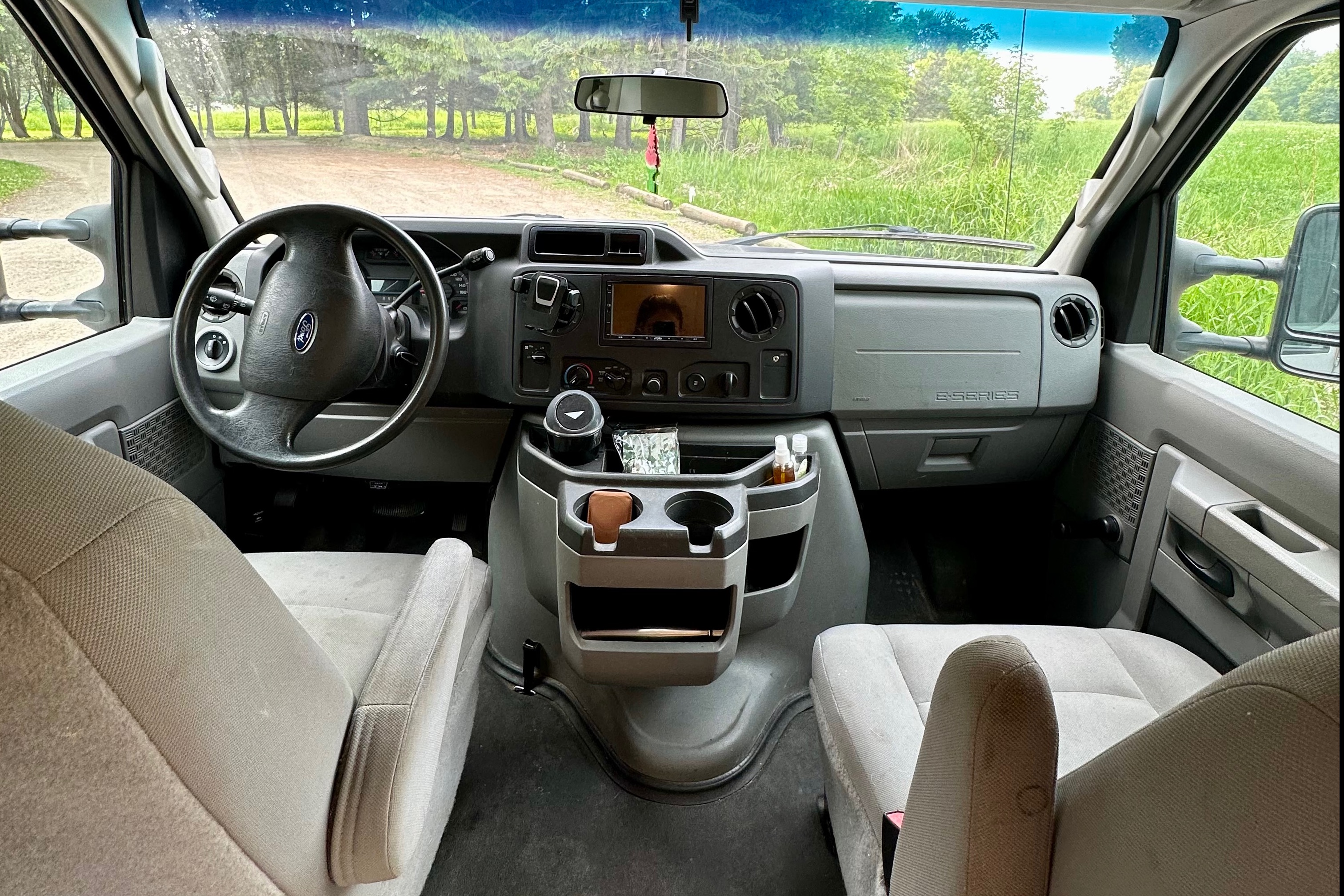 Van Ford E-250 allongé Classe B