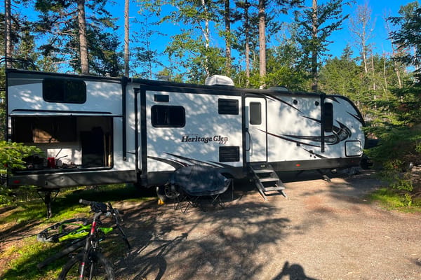 Forest River Heritage Glen 300BH Travel Trailer