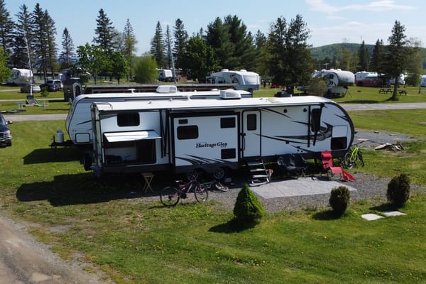 Forest River Heritage Glen 300BH Travel Trailer