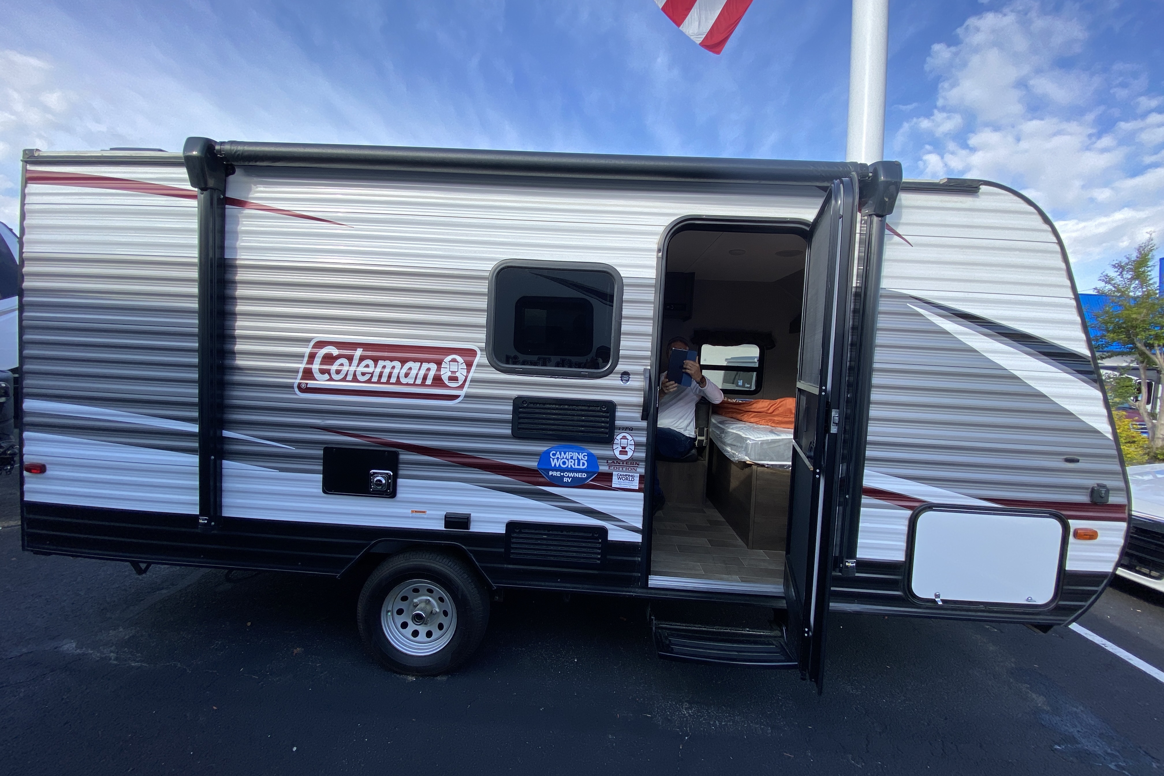 Ron’s  Coleman Lantern lt 17 B Travel Trailer