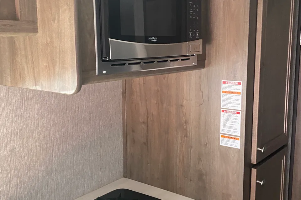 Ron’s  Coleman Lantern lt 17 B Travel Trailer