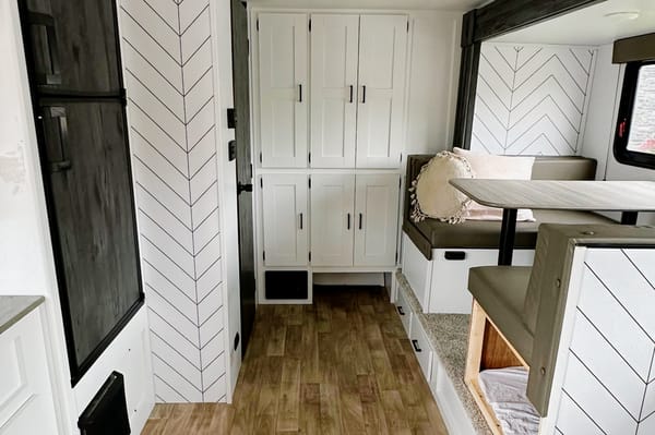 Sasha's Keystone Hideout Travel Trailer *new upgraded mattress*