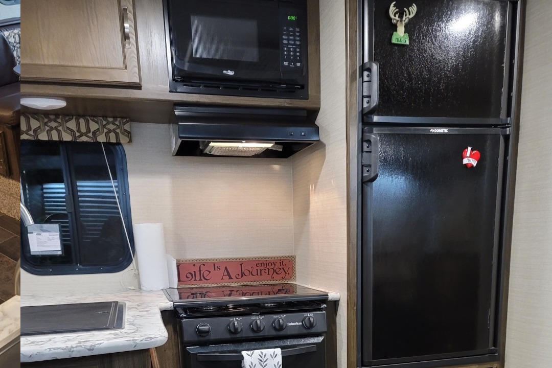 Jennifers Keystone Keystone Bullet Ultra Lite Travel Trailer