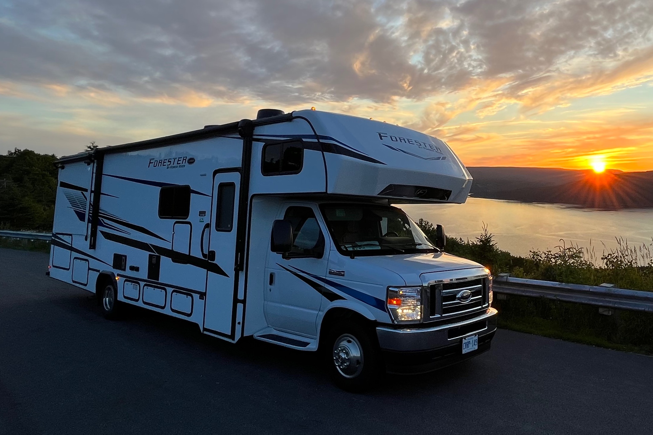 Meet “Forest” the comfy and complete motorhome
