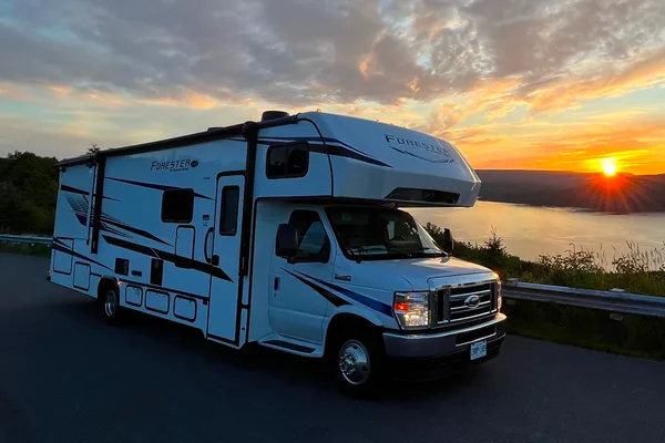 Meet “Forest” the comfy and complete motorhome