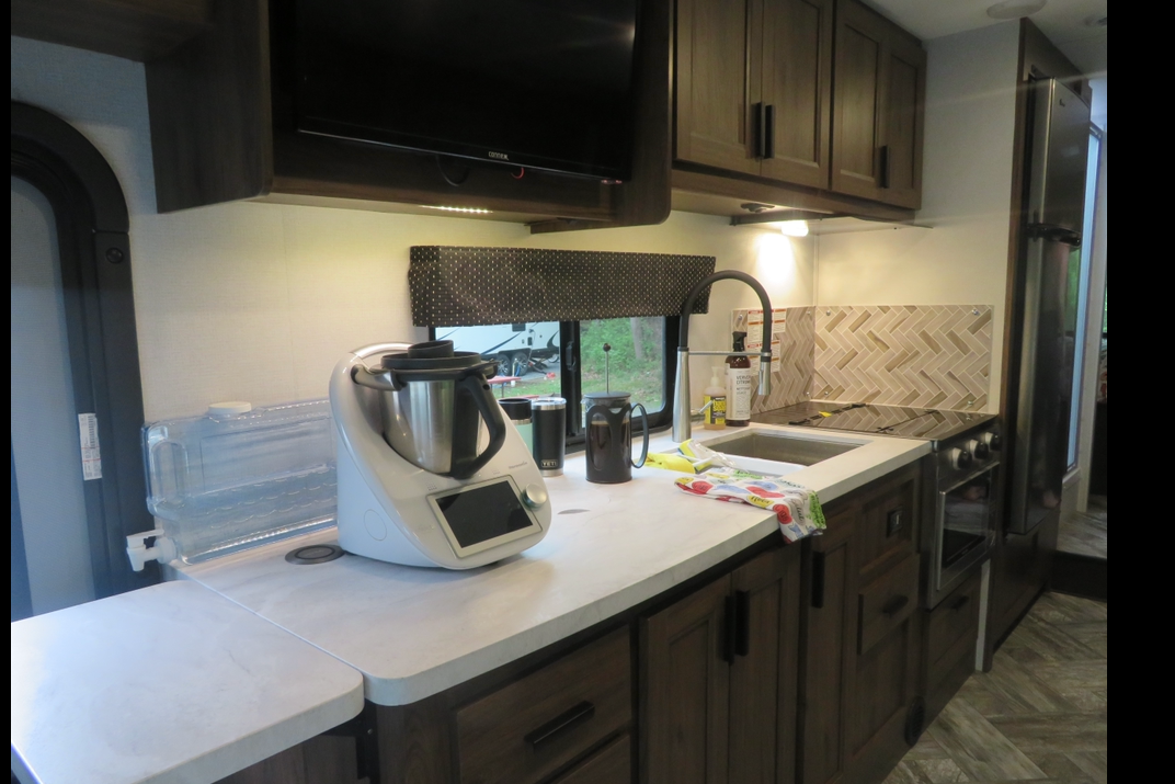 Meet “Forest” the comfy and complete motorhome