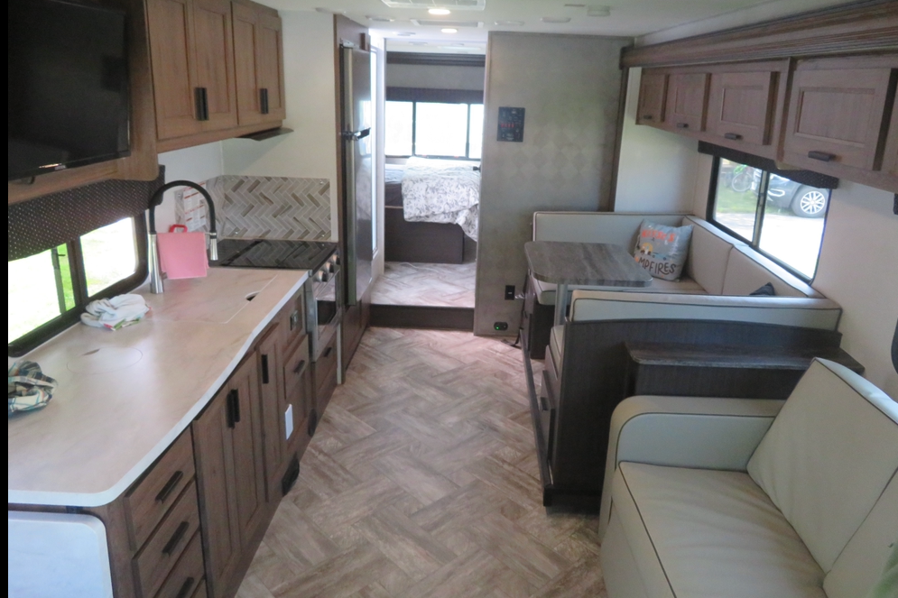 Meet “Forest” the comfy and complete motorhome